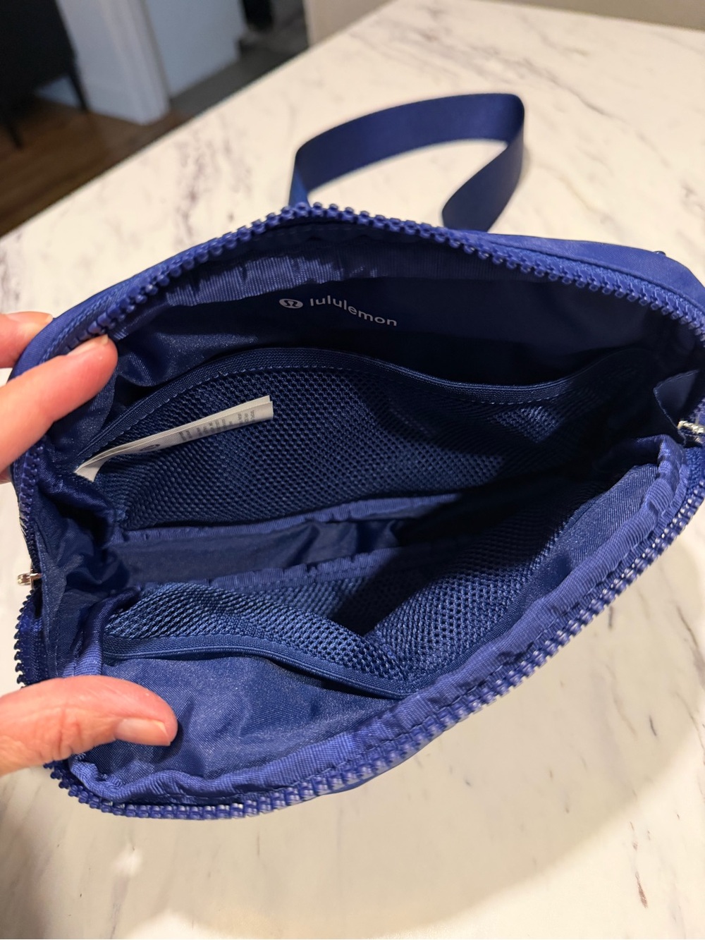 Everywhere Belt Bag Large with Long Strap 2L - Picture 3 of 3